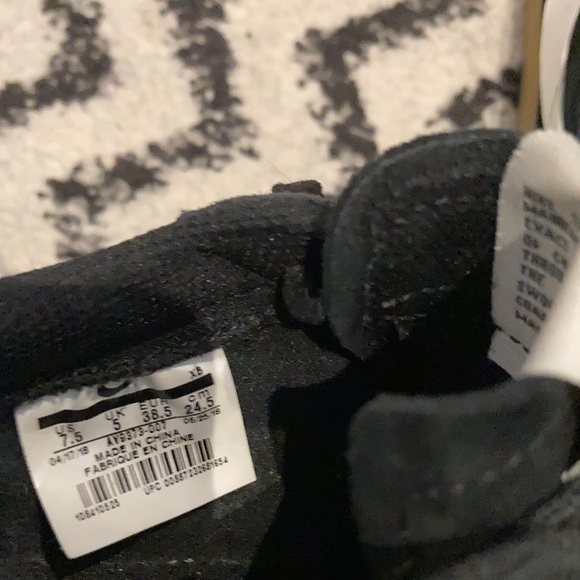 Nike Retro low top sneaker US 7.5 - Picture 2 of 5